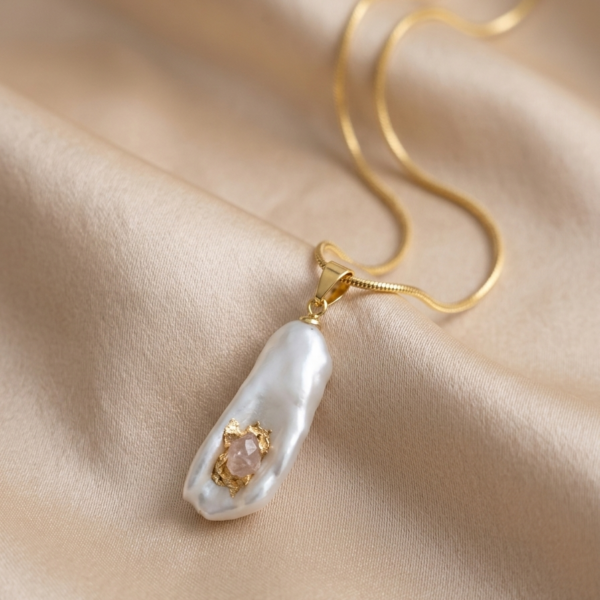 The June Nest Pearl Pendant